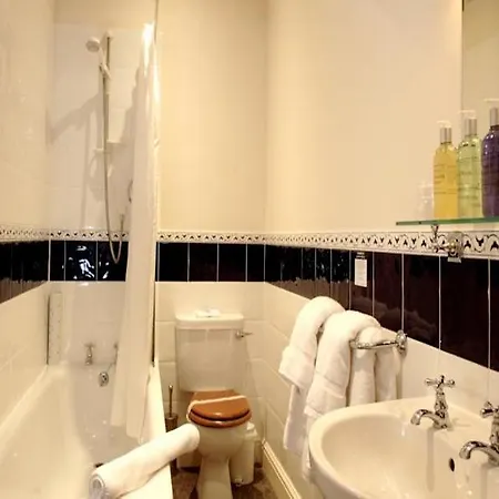 Pensionat Lakehouse At The Waterhead 4*