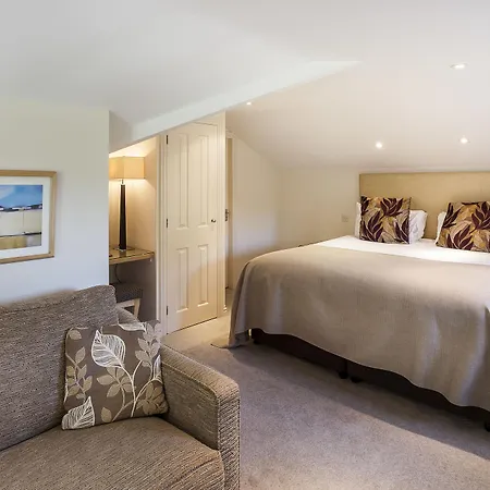 Guest house Lakehouse At The Waterhead 4*