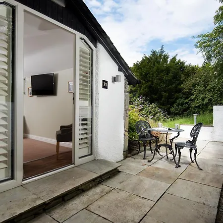 The Lakehouse At The Waterhead Inn, 4*