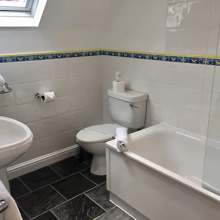The Lakehouse At The Waterhead Inn, 4*